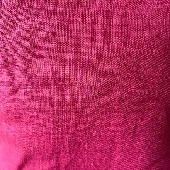 100% linen accent pillow, throw pillow, bright pink, 18 x 18 in, The Bay. - Picture 3 of 16
